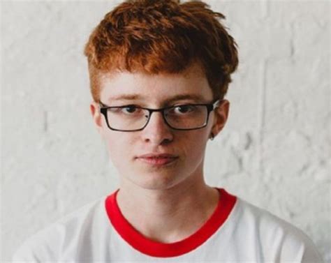 cavetown net worth, income and estimated earnings of Youtuber .
